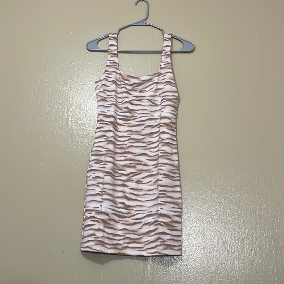 🌸 Clearance! 🌸 Animal Print Body-con Mini Dress Size M - Picture 1 of 9